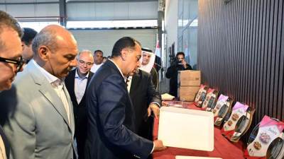  رئيس الوزراء يفتتح مصنع "بوريكس للزجاج المحدودة" باستثمارات 8 ملايين دولار