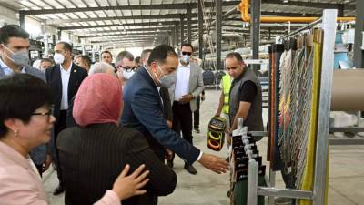 "مدبولي" يفتتح مصنع "إتش كي دينج تشانج شينج" للصناعات النسيجية بـ6 ملايين دولار