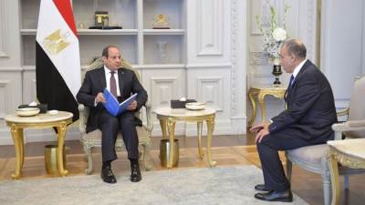 الرئيس السيسي يوجه "وزير الخارجية" بتكثيف التعاون لتسوية أزمات المنطقة سلميًا