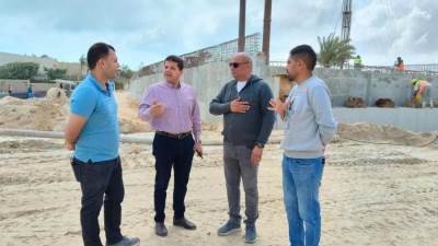 رئيس جهاز القرى السياحية يتفقد أعمال تنفيذ الممشي السياحي بمارينا 7