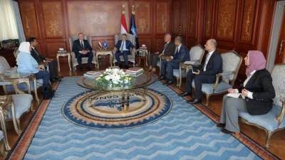 قناة السويس و”تعليم الكبار” توقعان بروتوكول تعاون لتنظيم برامج محو الأمية