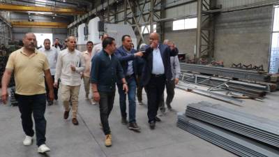 رئيس جهاز 6 أكتوبر يتفقد المناطق الصناعية لحل مشكلات المستثمرين وتطوير البنية التحتية