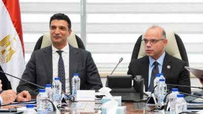 «الاستثمار والصناعة» يبحثان مع «إير ليكيد» توطين تكنولوجيا الغازات الصناعية والطاقة النظيفة