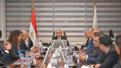 الاستثمار تبحث مع شركة "شاندونغ لونج" الصينية إنشاء مجمع صناعي لإطارات السيارات