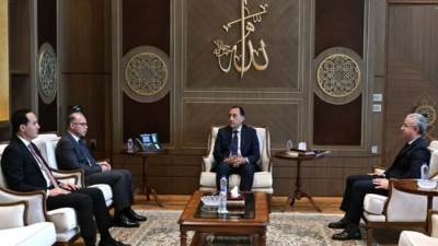 رئيس الوزراء يُصدر قرارين بتعيين د.محمد عوض رئيسًا للاستثمار ود.إيمان منصور نائبًا