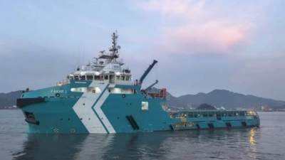 بدء إبحار سفينة الخدمات البترولية «فخر 1» تمهيدًا لانضمامها لأسطول قناة السويس