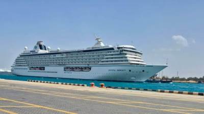ميناء السخنة يستقبل السفينة (CRYSTAL SERENITY) بحمولة 1100 فرد