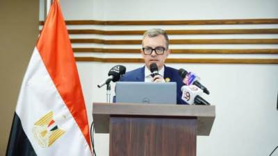 وزير التخطيط يلتقي أصحاب المشروعات الفائزة بالمبادرة الوطنية للمشروعات الخضراء الذكية