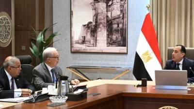 رئيس الوزراء يتابع مستجدات القيد المؤقت للشركات الحكومية في البورصة