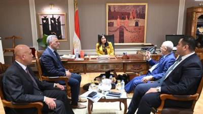 وزيرة الإسكان تبحث مع «أميا باور» إنشاء محطات تحلية مياه البحر