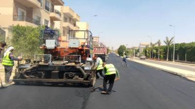 رئيس جهاز مدينة الشروق: جارٍ تطوير شبكة الطرق الداخلية بالإسكان العائلي
