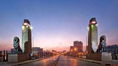 غلق كلي لكوبري قصر النيل وإجراء تحويلات مرورية