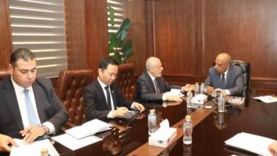 ""الكهرباء" و"AMEA POWER" تؤكدان الالتزام بجداول ربط مشروعات الطاقة المتجددة على الشبكة الموحدة