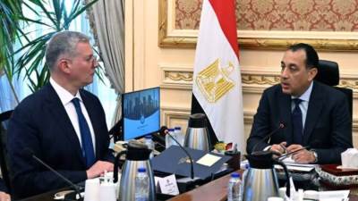 رئيس الوزراء يتابع الموقف التنفيذي للمشروعات الخاصة بصناعات خام الفوسفات