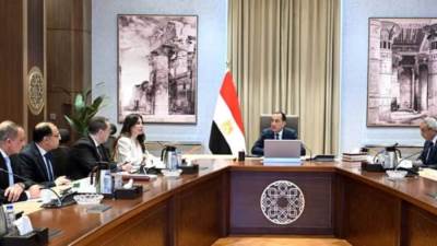 رئيس الوزراء يتابع الموقف التنفيذي وخطط التسليم والتشغيل بمشروعات وزارة الإسكان