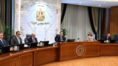 "مدبولي" يوجه بتوفير السلع الأساسية ومضاعفة طرح اللحوم وتكثيف الرقابة على الأسواق