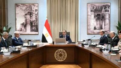 رئيس الوزراء يتابع موقف طرح عدد من الشركات الحكومية في البورصة