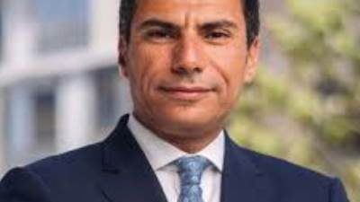 أيمن عامر: مشروع «رأس الحكمة» رفع سعر الليلة الفندقية لـ 1000 دولار