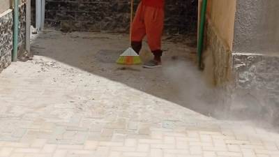 جهاز مدينة حدائق أكتوبر يواصل أعمال النظافة لعمارات مشروعات الإسكان الاجتماعي