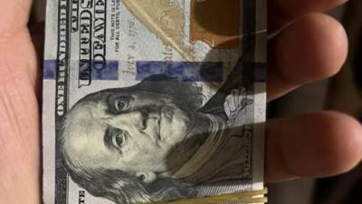 تراجع كبير في سعر الدولار مع نهاية تعاملات اليوم 