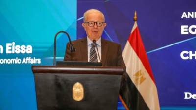 د.حسين عيسى: قيد 16 شركة حكومية في البورصة المصرية تمهيدًا للطرح