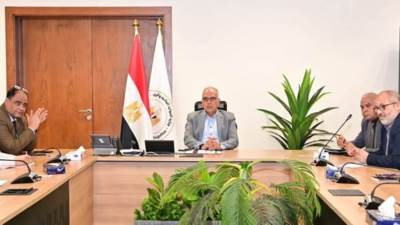 تكريك مصب رشيد وجمصة وتنفيذ رؤوس حجرية.. خطة "الري" لتأمين الملاحة وحماية السواحل