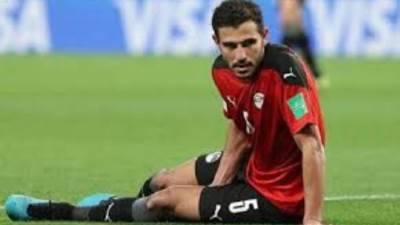 حمدي فتحي يغيب عن ودية مصر وروسيا بسبب الإنذارات
