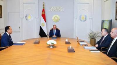 "الحكومة" تستعرض أمام “السيسي” خطة ربط البحث العلمي بالصناعة وتطوير 129 جامعة