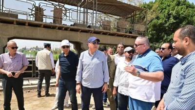 وزير الري يتفقد مشروعات المنيا ويوجه باستمرار تطهير النيل والإبراهيمية