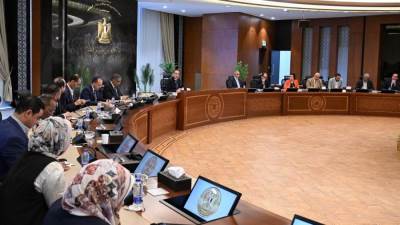 رئيس الوزراء: إطلاق حزم متكاملة من التسهيلات الضريبية والجمركية والعقارية الكبيرة  