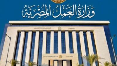 التقديم مجاني عبر القنوات الرسمية.. "العمل" تحذر من إعلانات التوظيف الوهمية بالخارج