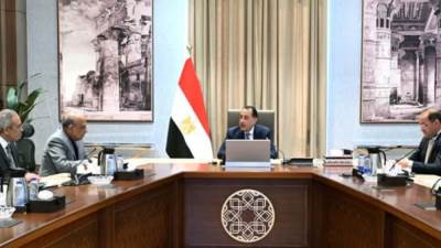 رئيس الوزراء: مشروعات الطاقة الجديدة والمتجددة لمصر أولوية قصوى