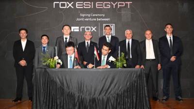 اتفاقية تعاون لإنتاج سيارات ROX REEV الكهربائية بمصانع عز العرب السويدي