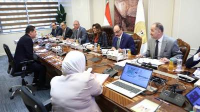 منال عوض: الانتهاء من مقابلة 55 متقدماً لشغل وظائف قيادية بالتنمية المحلية