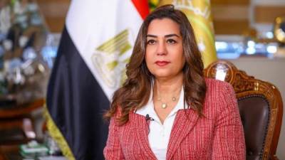 إغلاق 34 محلًا مخالفًا وإزالة الإشغالات بالقاهرة