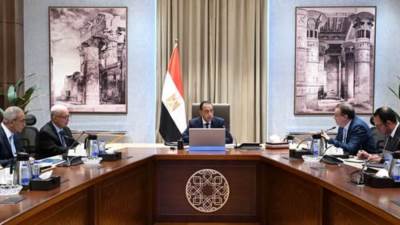 الحكومة تبدأ إعادة هيكلة الجهاز الإداري للدولة