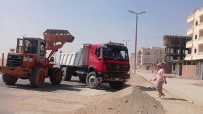  المهندس أحمد عبد الرازق: خطة شاملة لرفع كفاءة الأحياء بحدائق العاشر