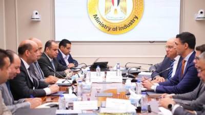 وزيرا الصناعة والعمل يبحثان التعاون لتوفير العمالة المدربة للقطاع الصناعي