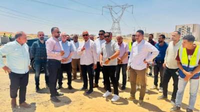 نائب وزيرة الإسكان ونائب رئيس الهيئة يتفقدان مشروعات البنية التحتية بالعبور الجديدة
