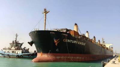 ميناء السخنة يستقبل السفينة "CENTURY EAGLE" المحملة بمستلزمات مصانع 