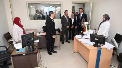 وزير الصناعة يوجه بتكثيف الحملات الرقابية على المصانع 