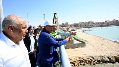 رئيس الوزراء يتابع أعمال تطوير الميناء الشرقي بمدينة مرسي مطروح 