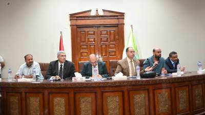 بيع ٥ قطع أراضٍ ورش و٧ محال بالعاشر بـ ١٩٦مليون جنيه