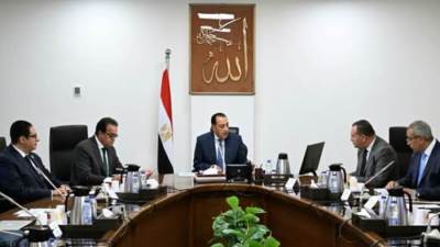 رئيس الوزراء يتابع مستجدات الموقف التنفيذي لمستشفى "500500" بالشيخ زايد
