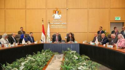 وزيرا الإسكان والعمل يكرمان أوائل طلاب المدارس الفنية للمياه والتكنولوجيا التطبيقية