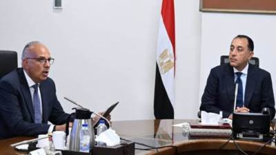 «مدبولي» يناقش مخطط استعادة شواطئ الإسكندرية.. تعرف على التفاصيل