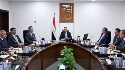 رئيس الوزراء يستعرض خطط تنفيذ مبادرة "القرية المنتجة" لتنمية القري المصرية