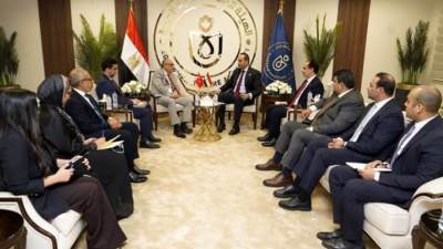 بدء تدريب 20 طبيبًا مصريًا على الجراحات الروبوتية.. تعرف على التفاصيل