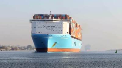 عبور سفينة الحاويات "BANGKOK MAERSK"  قناة السويس بحمولة 190 ألف طن