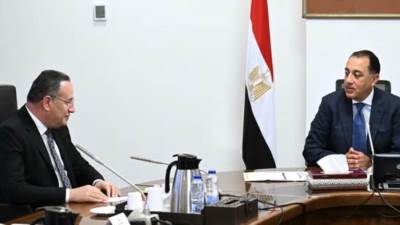 "مدبولي" يناقش تيسيرات جديدة بمبادرة "ادرس في مصر"